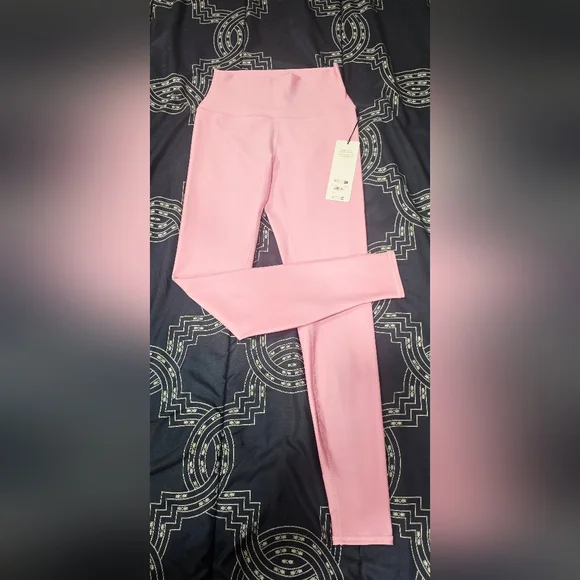 Alo Yoga High-Waist Airlift Leggings – Candy Heart Pink – Size M – NWT - Picture 5 of 6